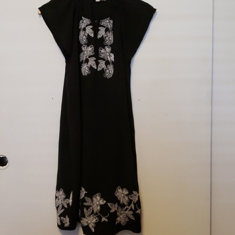 Loft embroided dress size medium‎